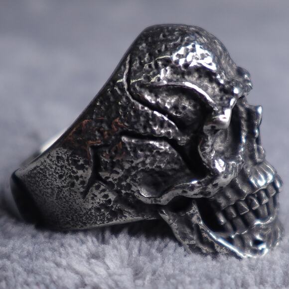 Stainless Steel Gun Metal Colored Skull Ring Size 9 RSRN-705 - Picture 4 of 6